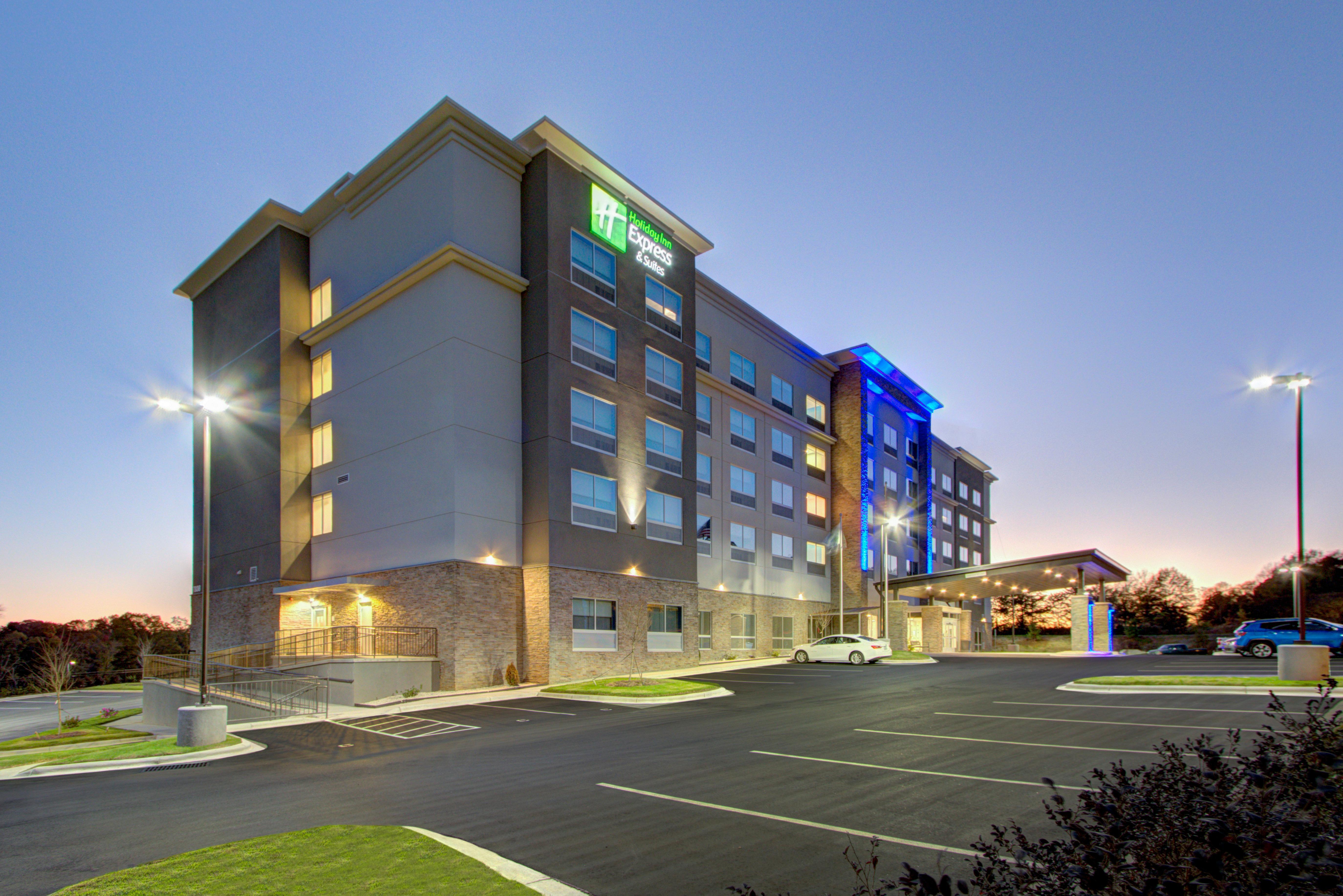 Holiday Inn Express & Suites Charlotte Southwest, An Ihg Hotel Exterior photo